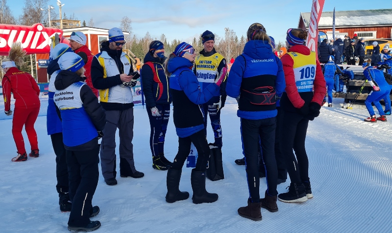 Ungdomar och ledare på Ski Team Ungdomscup